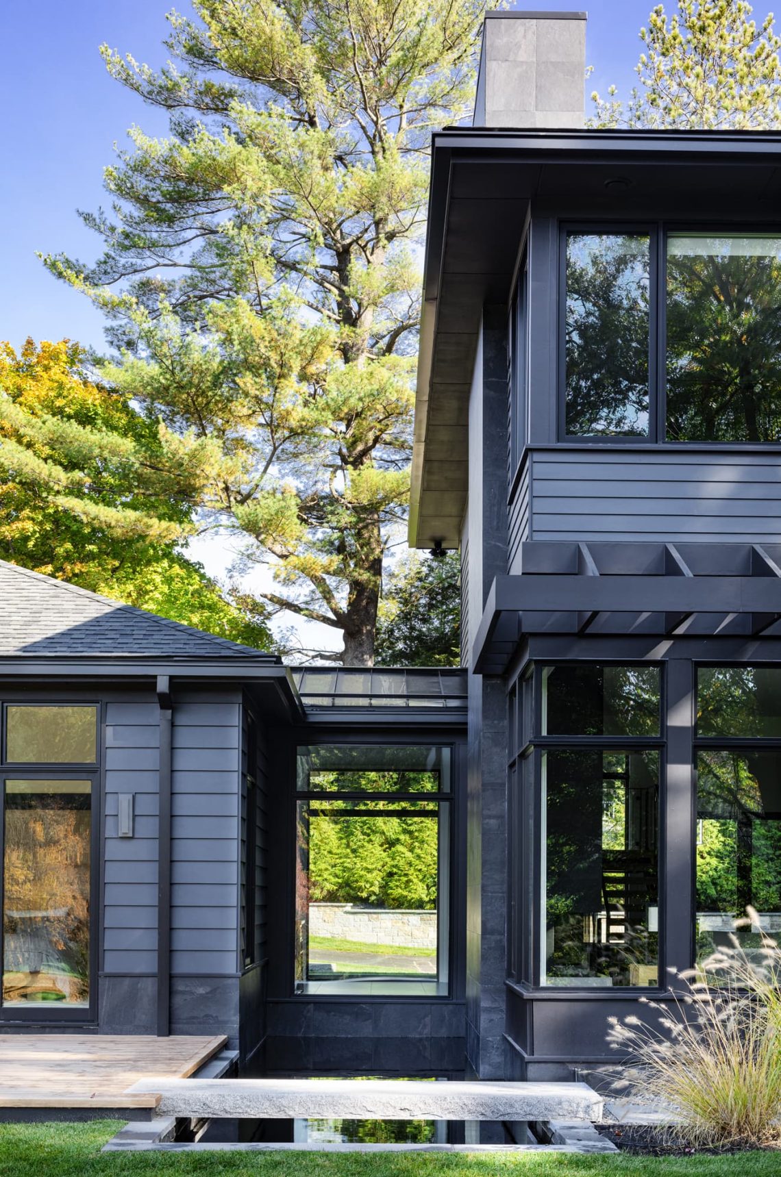 Black Rock Exterior Rear Water Bridge