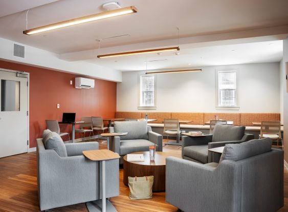 123 Packard Ave lounge