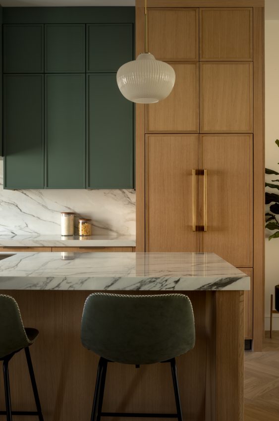 Murphy Court Kitchen Vert Right